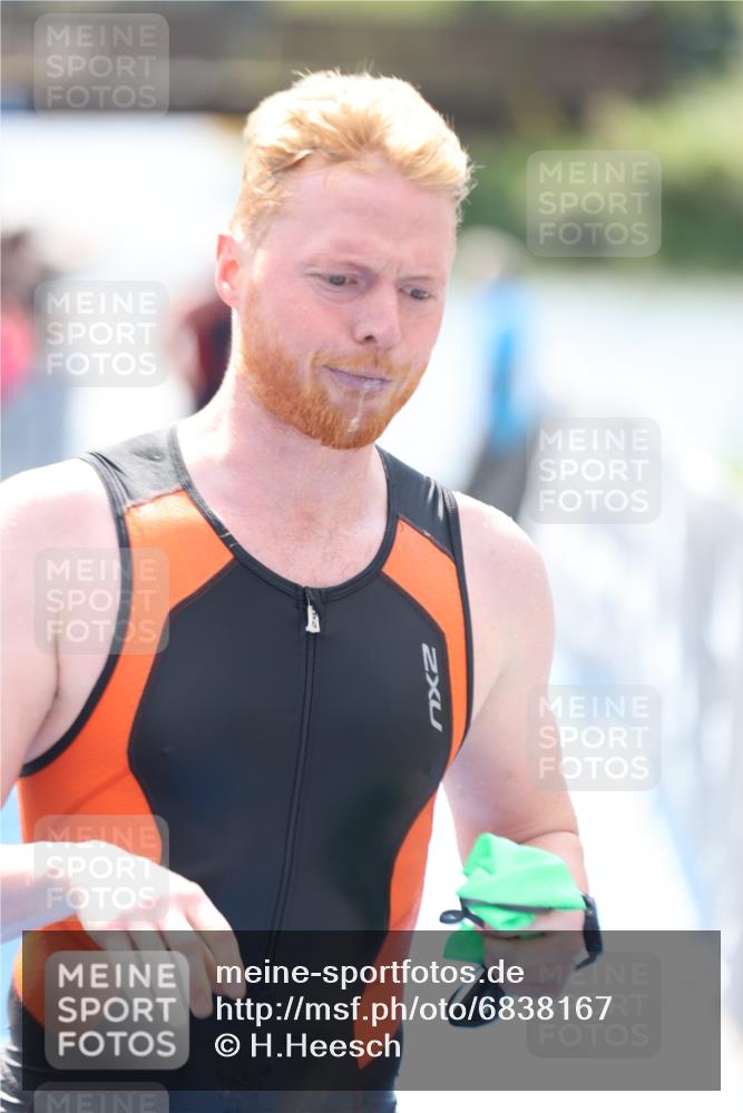 25.08.2024 - Elbe Triathlon Hamburg H.Heesch http://msf.ph/oto/6838167 25.08.2024 14:04:53 Schwimmen 1, 2, 24, 26, 27, 31 meine-sportfotos.de