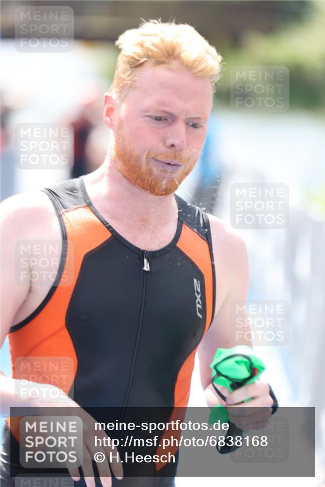 25.08.2024 - Elbe Triathlon Hamburg H.Heesch http://msf.ph/oto/6838168 25.08.2024 14:04:53 Schwimmen 1, 2, 24, 26, 27, 31 meine-sportfotos.de