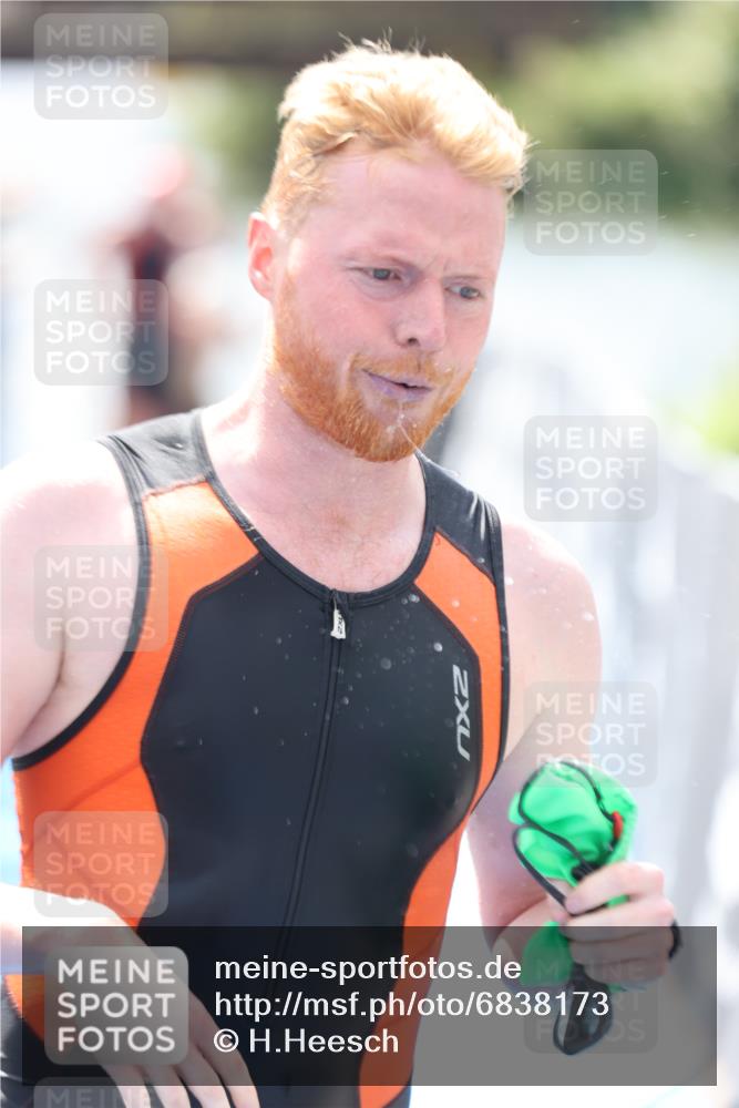 25.08.2024 - Elbe Triathlon Hamburg H.Heesch http://msf.ph/oto/6838173 25.08.2024 14:04:53 Schwimmen 1, 2, 24, 26, 27, 31 meine-sportfotos.de