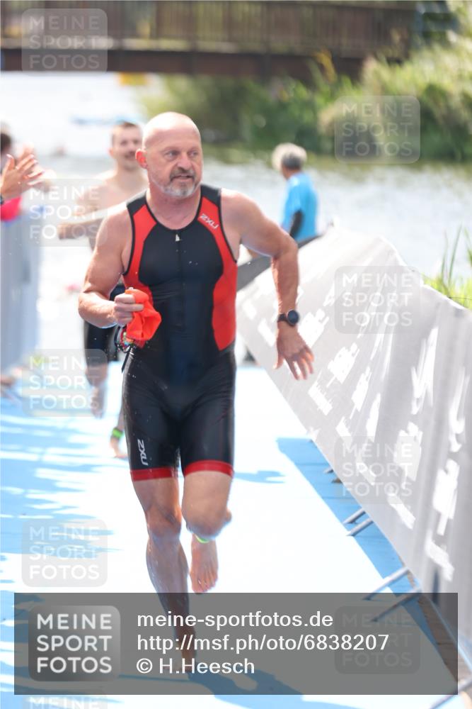 25.08.2024 - Elbe Triathlon Hamburg H.Heesch http://msf.ph/oto/6838207 25.08.2024 14:04:58 Schwimmen 1, 2, 14, 26, 27, 31 meine-sportfotos.de