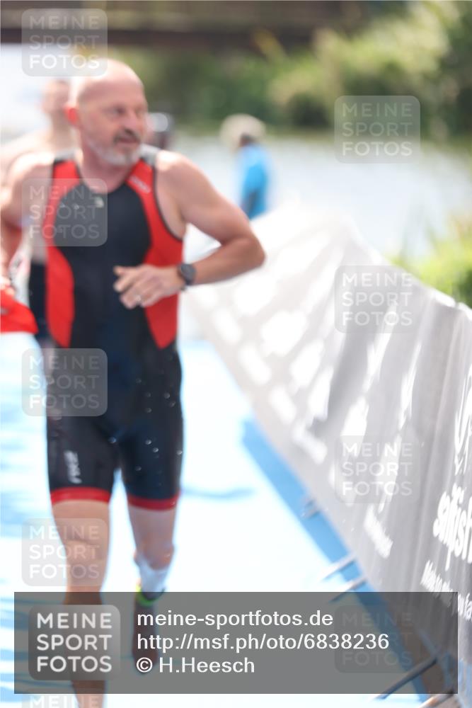 25.08.2024 - Elbe Triathlon Hamburg H.Heesch http://msf.ph/oto/6838236 25.08.2024 14:04:58 Schwimmen 1, 2, 14, 26, 27, 31 meine-sportfotos.de