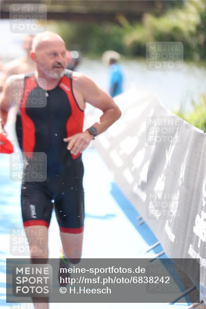 25.08.2024 - Elbe Triathlon Hamburg H.Heesch http://msf.ph/oto/6838242 25.08.2024 14:04:58 Schwimmen 1, 2, 14, 26, 27, 31 meine-sportfotos.de