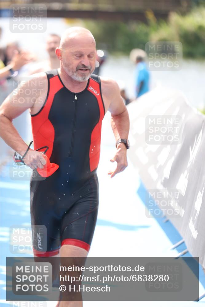 25.08.2024 - Elbe Triathlon Hamburg H.Heesch http://msf.ph/oto/6838280 25.08.2024 14:04:59 Schwimmen 1, 2, 14, 26, 27, 31 meine-sportfotos.de