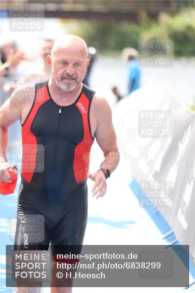 25.08.2024 - Elbe Triathlon Hamburg H.Heesch http://msf.ph/oto/6838299 25.08.2024 14:04:59 Schwimmen 1, 2, 14, 26, 27, 31 meine-sportfotos.de