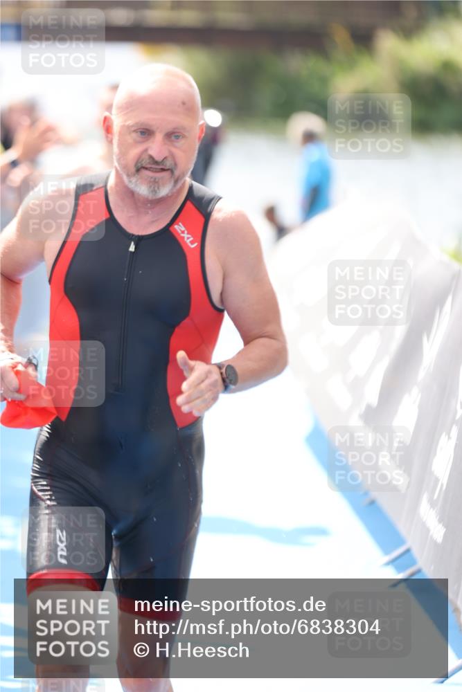 25.08.2024 - Elbe Triathlon Hamburg H.Heesch http://msf.ph/oto/6838304 25.08.2024 14:04:59 Schwimmen 1, 2, 14, 26, 27, 31 meine-sportfotos.de