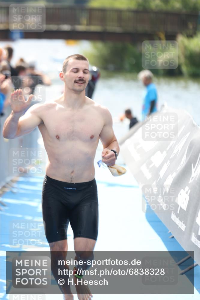 25.08.2024 - Elbe Triathlon Hamburg H.Heesch http://msf.ph/oto/6838328 25.08.2024 14:05:00 Schwimmen 1, 2, 14, 26, 27, 31 meine-sportfotos.de