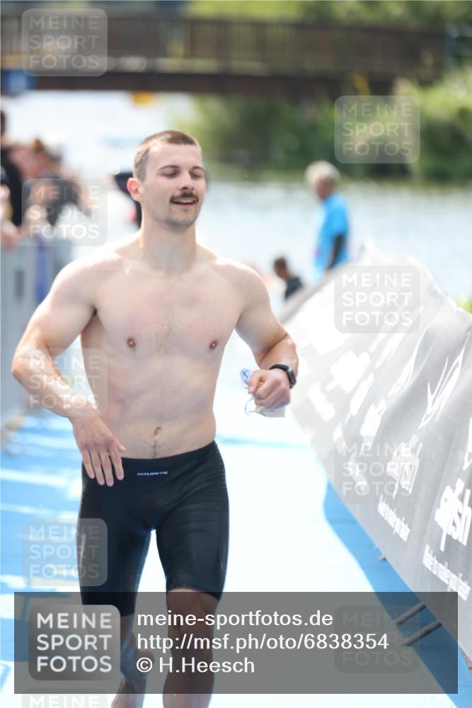 25.08.2024 - Elbe Triathlon Hamburg H.Heesch http://msf.ph/oto/6838354 25.08.2024 14:05:00 Schwimmen 1, 2, 14, 26, 27, 31 meine-sportfotos.de