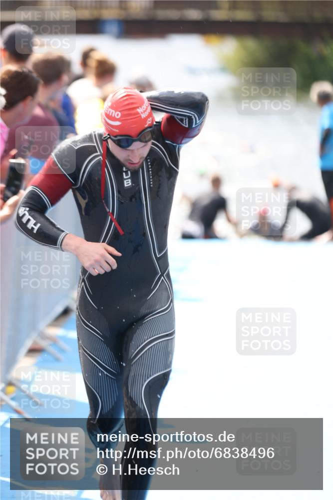 25.08.2024 - Elbe Triathlon Hamburg H.Heesch http://msf.ph/oto/6838496 25.08.2024 14:05:05 Schwimmen 1, 2, 14, 25, 26, 31 meine-sportfotos.de