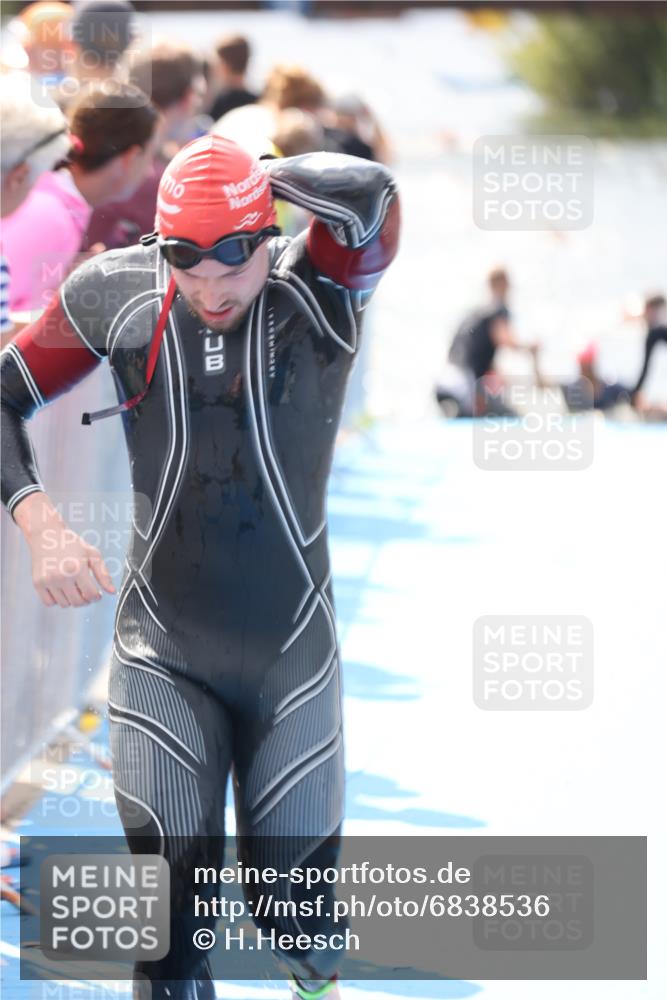 25.08.2024 - Elbe Triathlon Hamburg H.Heesch http://msf.ph/oto/6838536 25.08.2024 14:05:06 Schwimmen 1, 2, 8, 14, 25, 26, 31 meine-sportfotos.de