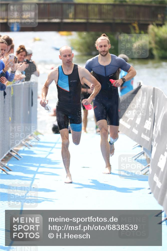 25.08.2024 - Elbe Triathlon Hamburg H.Heesch http://msf.ph/oto/6838539 25.08.2024 14:05:16 Schwimmen 1, 2, 4, 8, 9, 13, 14, 22, 25 meine-sportfotos.de