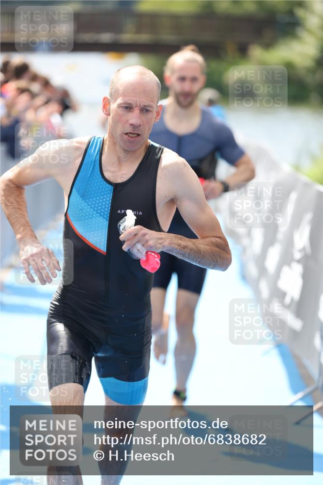 25.08.2024 - Elbe Triathlon Hamburg H.Heesch http://msf.ph/oto/6838682 25.08.2024 14:05:18 Schwimmen 1, 2, 4, 8, 9, 13, 14, 22, 25 meine-sportfotos.de