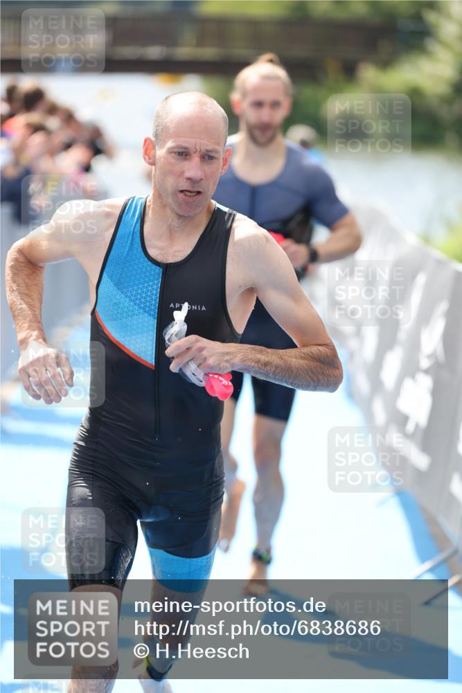 25.08.2024 - Elbe Triathlon Hamburg H.Heesch http://msf.ph/oto/6838686 25.08.2024 14:05:18 Schwimmen 1, 2, 4, 8, 9, 13, 14, 22, 25 meine-sportfotos.de