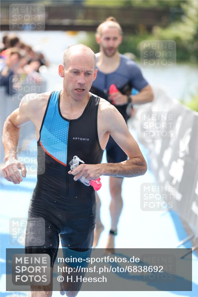 25.08.2024 - Elbe Triathlon Hamburg H.Heesch http://msf.ph/oto/6838692 25.08.2024 14:05:19 Schwimmen 1, 2, 4, 8, 9, 13, 14, 22, 25 meine-sportfotos.de