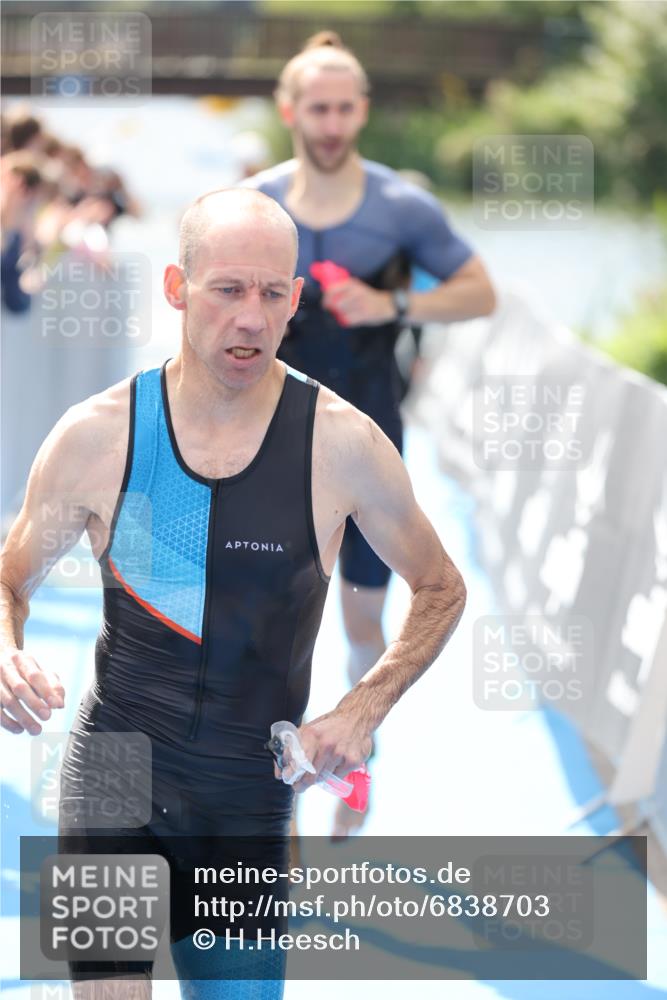 25.08.2024 - Elbe Triathlon Hamburg H.Heesch http://msf.ph/oto/6838703 25.08.2024 14:05:19 Schwimmen 1, 2, 4, 8, 9, 13, 14, 22, 25 meine-sportfotos.de