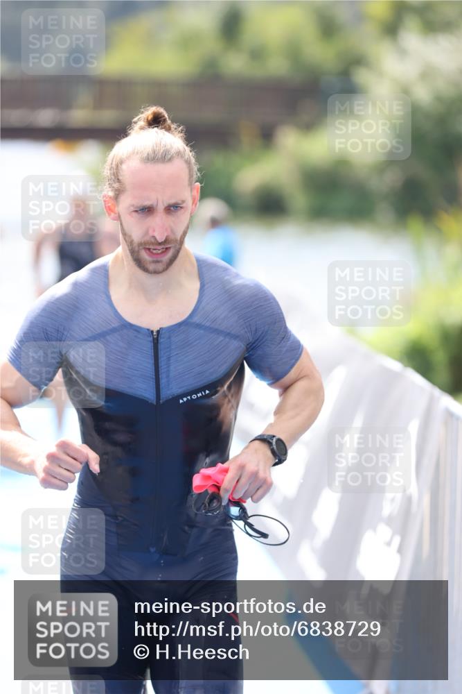 25.08.2024 - Elbe Triathlon Hamburg H.Heesch http://msf.ph/oto/6838729 25.08.2024 14:05:20 Schwimmen 1, 2, 4, 8, 9, 13, 14, 22, 25 meine-sportfotos.de