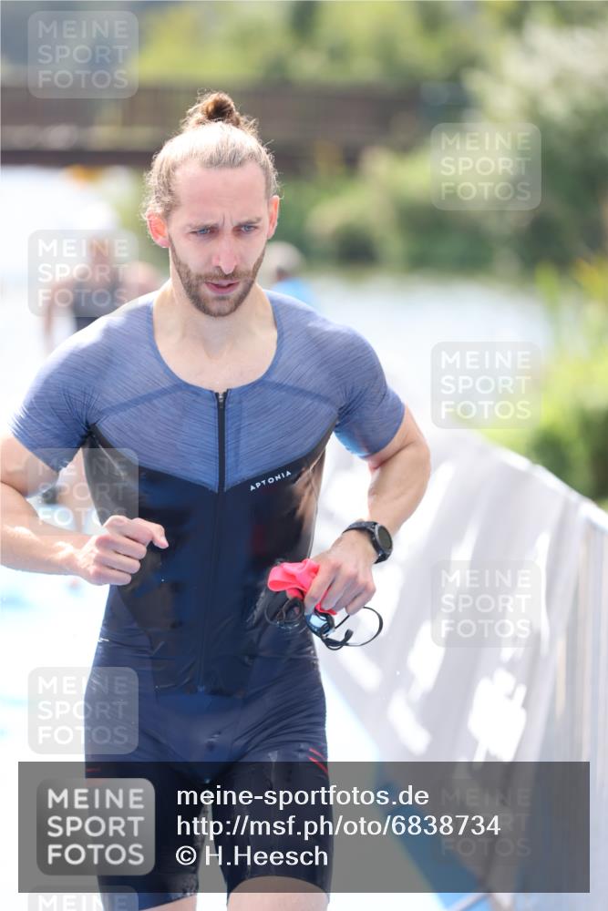 25.08.2024 - Elbe Triathlon Hamburg H.Heesch http://msf.ph/oto/6838734 25.08.2024 14:05:20 Schwimmen 1, 2, 4, 8, 9, 13, 14, 22, 25 meine-sportfotos.de