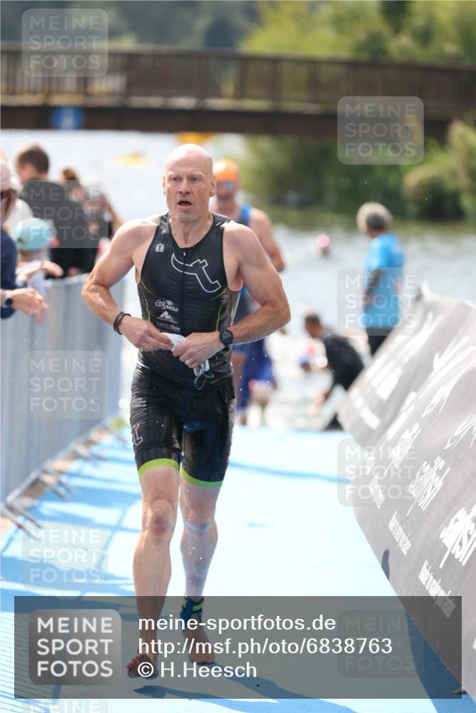 25.08.2024 - Elbe Triathlon Hamburg H.Heesch http://msf.ph/oto/6838763 25.08.2024 14:05:22 Schwimmen 1, 2, 4, 8, 9, 13, 14, 22, 25 meine-sportfotos.de