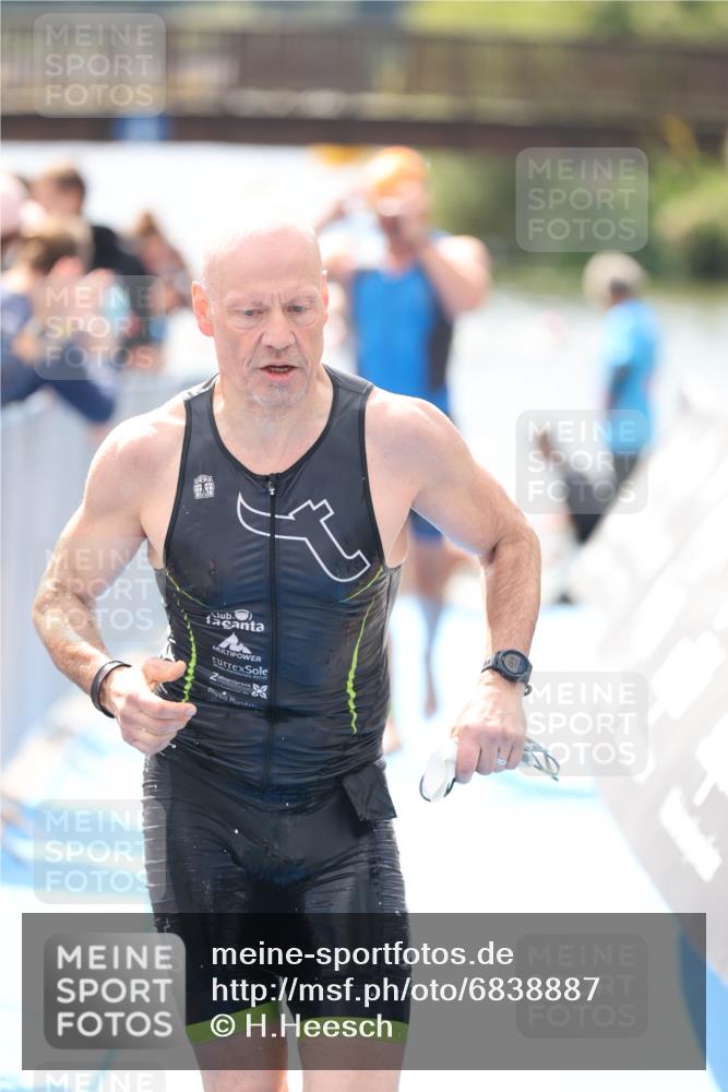 25.08.2024 - Elbe Triathlon Hamburg H.Heesch http://msf.ph/oto/6838887 25.08.2024 14:05:24 Schwimmen 1, 2, 4, 8, 9, 13, 14, 19, 22, 25, 29 meine-sportfotos.de