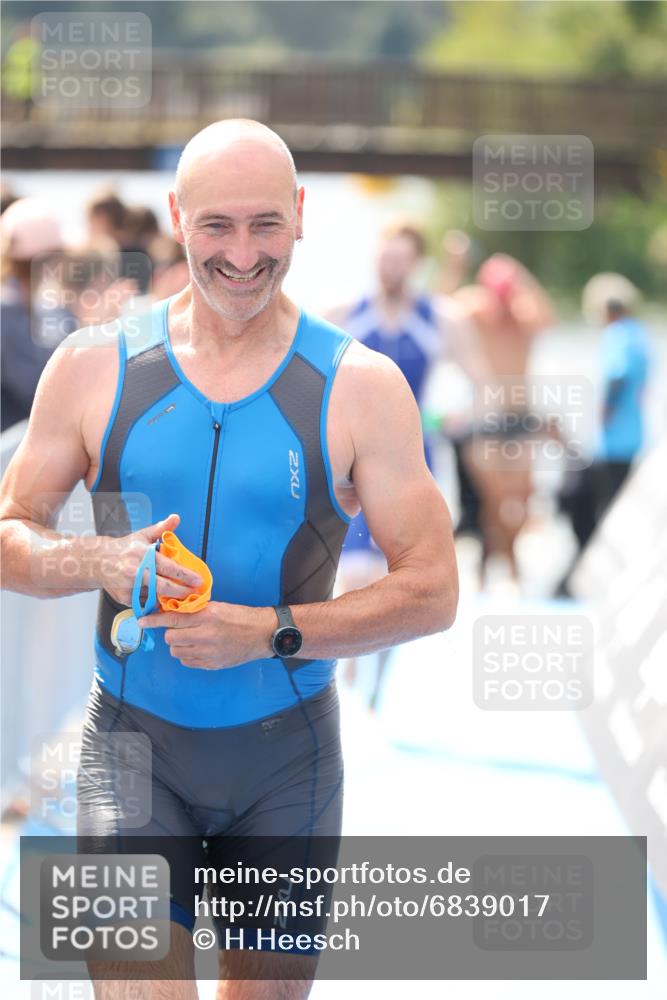 25.08.2024 - Elbe Triathlon Hamburg H.Heesch http://msf.ph/oto/6839017 25.08.2024 14:05:27 Schwimmen 2, 4, 8, 9, 13, 14, 15, 19, 22, 25, 29 meine-sportfotos.de