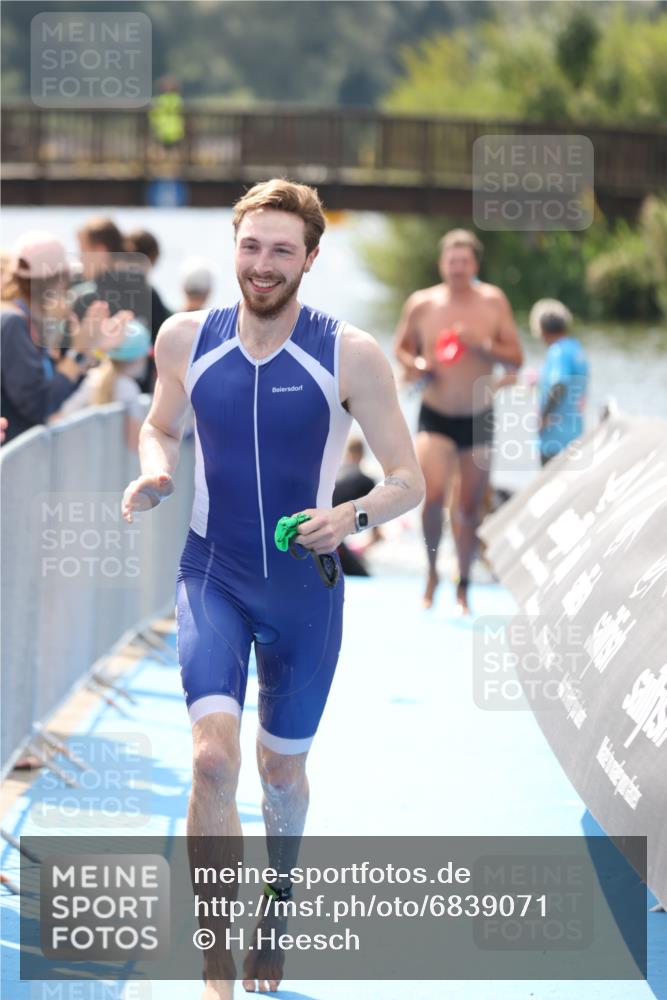 25.08.2024 - Elbe Triathlon Hamburg H.Heesch http://msf.ph/oto/6839071 25.08.2024 14:05:29 Schwimmen 4, 8, 9, 13, 14, 15, 19, 22, 25, 29 meine-sportfotos.de