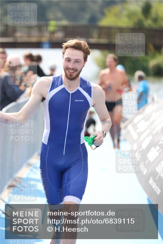 25.08.2024 - Elbe Triathlon Hamburg H.Heesch http://msf.ph/oto/6839115 25.08.2024 14:05:30 Schwimmen 4, 8, 9, 13, 14, 15, 19, 22, 25, 29 meine-sportfotos.de