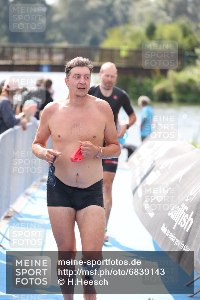 25.08.2024 - Elbe Triathlon Hamburg H.Heesch http://msf.ph/oto/6839143 25.08.2024 14:05:34 Schwimmen 4, 8, 9, 13, 15, 19, 22, 25, 29 meine-sportfotos.de