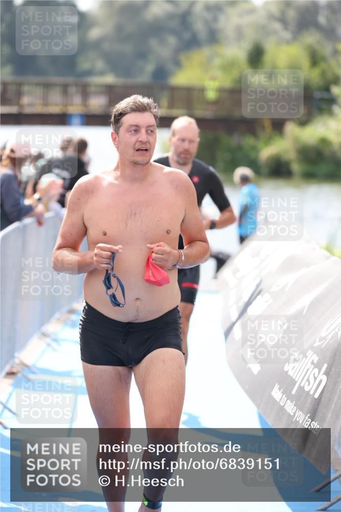 25.08.2024 - Elbe Triathlon Hamburg H.Heesch http://msf.ph/oto/6839151 25.08.2024 14:05:34 Schwimmen 4, 8, 9, 13, 15, 19, 22, 25, 29 meine-sportfotos.de