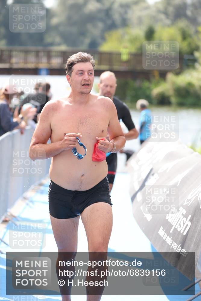 25.08.2024 - Elbe Triathlon Hamburg H.Heesch http://msf.ph/oto/6839156 25.08.2024 14:05:34 Schwimmen 4, 8, 9, 13, 15, 19, 22, 25, 29 meine-sportfotos.de