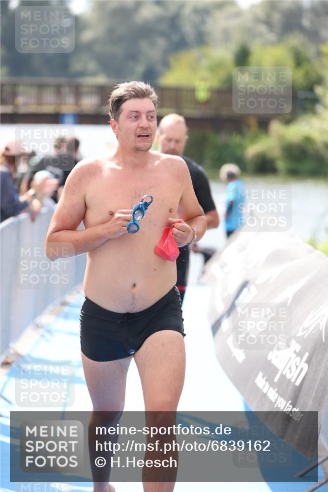 25.08.2024 - Elbe Triathlon Hamburg H.Heesch http://msf.ph/oto/6839162 25.08.2024 14:05:34 Schwimmen 4, 8, 9, 13, 15, 19, 22, 25, 29 meine-sportfotos.de