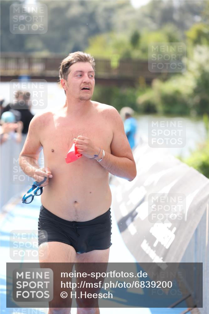 25.08.2024 - Elbe Triathlon Hamburg H.Heesch http://msf.ph/oto/6839200 25.08.2024 14:05:34 Schwimmen 4, 8, 9, 13, 15, 19, 22, 25, 29 meine-sportfotos.de