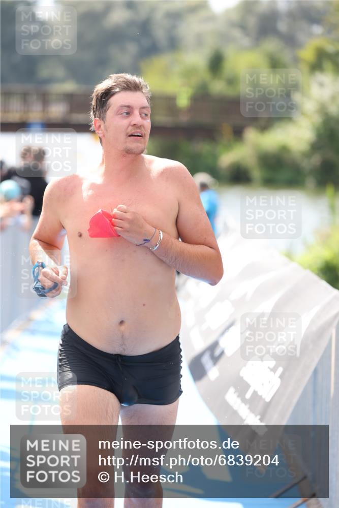25.08.2024 - Elbe Triathlon Hamburg H.Heesch http://msf.ph/oto/6839204 25.08.2024 14:05:34 Schwimmen 4, 8, 9, 13, 15, 19, 22, 25, 29 meine-sportfotos.de