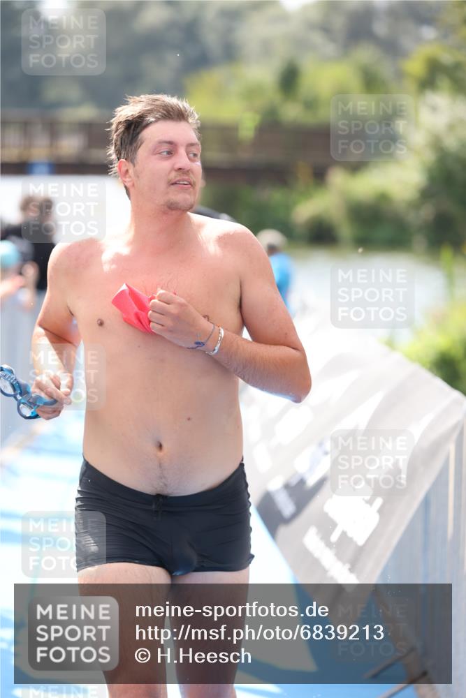 25.08.2024 - Elbe Triathlon Hamburg H.Heesch http://msf.ph/oto/6839213 25.08.2024 14:05:35 Schwimmen 4, 8, 9, 13, 15, 19, 22, 25, 29 meine-sportfotos.de
