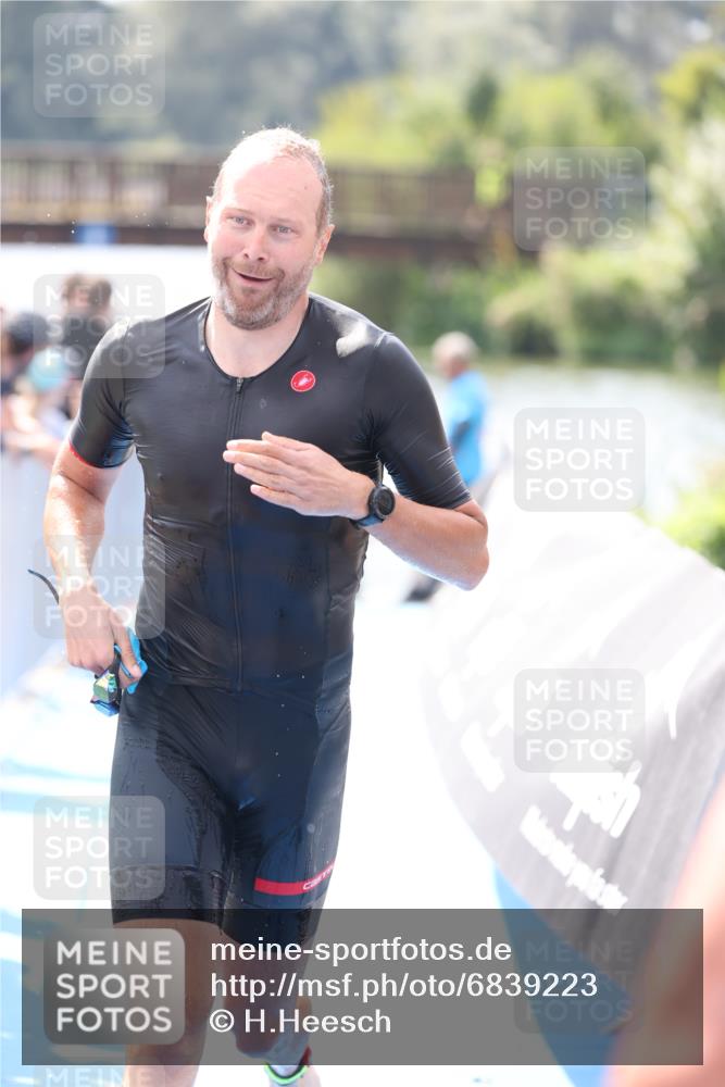 25.08.2024 - Elbe Triathlon Hamburg H.Heesch http://msf.ph/oto/6839223 25.08.2024 14:05:36 Schwimmen 4, 8, 9, 13, 15, 19, 22, 25, 29 meine-sportfotos.de