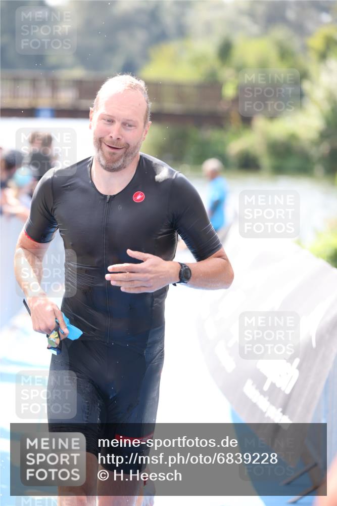 25.08.2024 - Elbe Triathlon Hamburg H.Heesch http://msf.ph/oto/6839228 25.08.2024 14:05:36 Schwimmen 4, 8, 9, 13, 15, 19, 22, 25, 29 meine-sportfotos.de