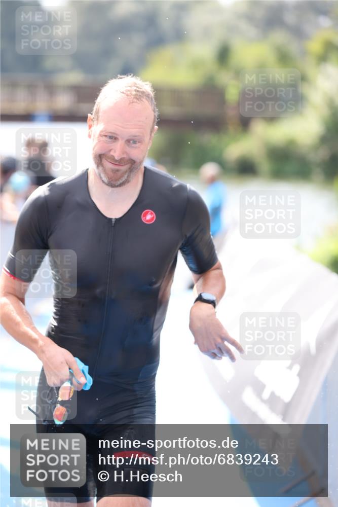 25.08.2024 - Elbe Triathlon Hamburg H.Heesch http://msf.ph/oto/6839243 25.08.2024 14:05:36 Schwimmen 4, 8, 9, 13, 15, 19, 22, 25, 29 meine-sportfotos.de