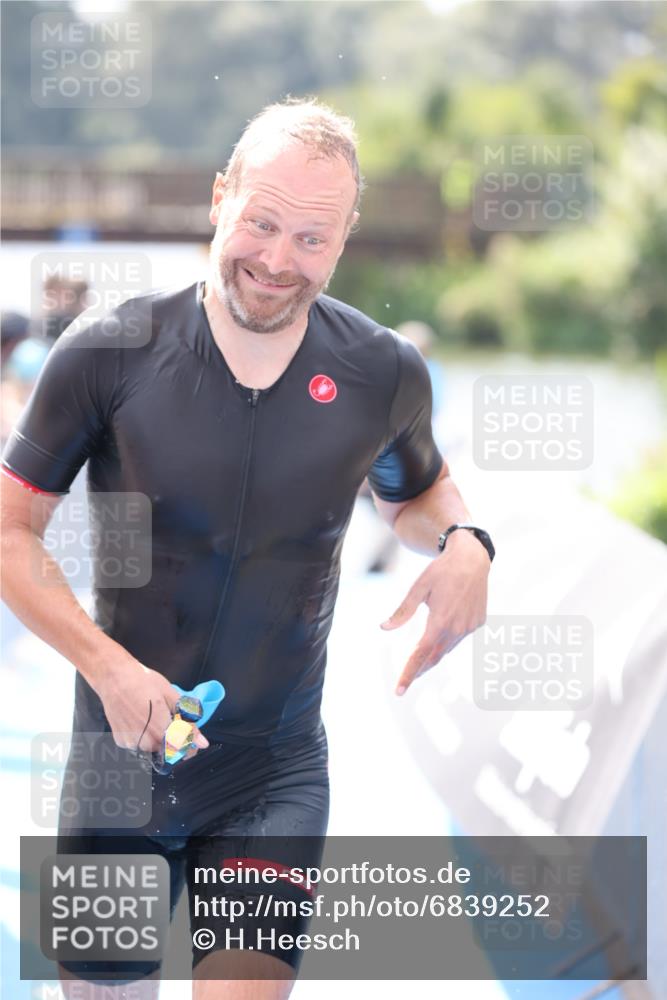 25.08.2024 - Elbe Triathlon Hamburg H.Heesch http://msf.ph/oto/6839252 25.08.2024 14:05:36 Schwimmen 4, 8, 9, 13, 15, 19, 22, 25, 29 meine-sportfotos.de
