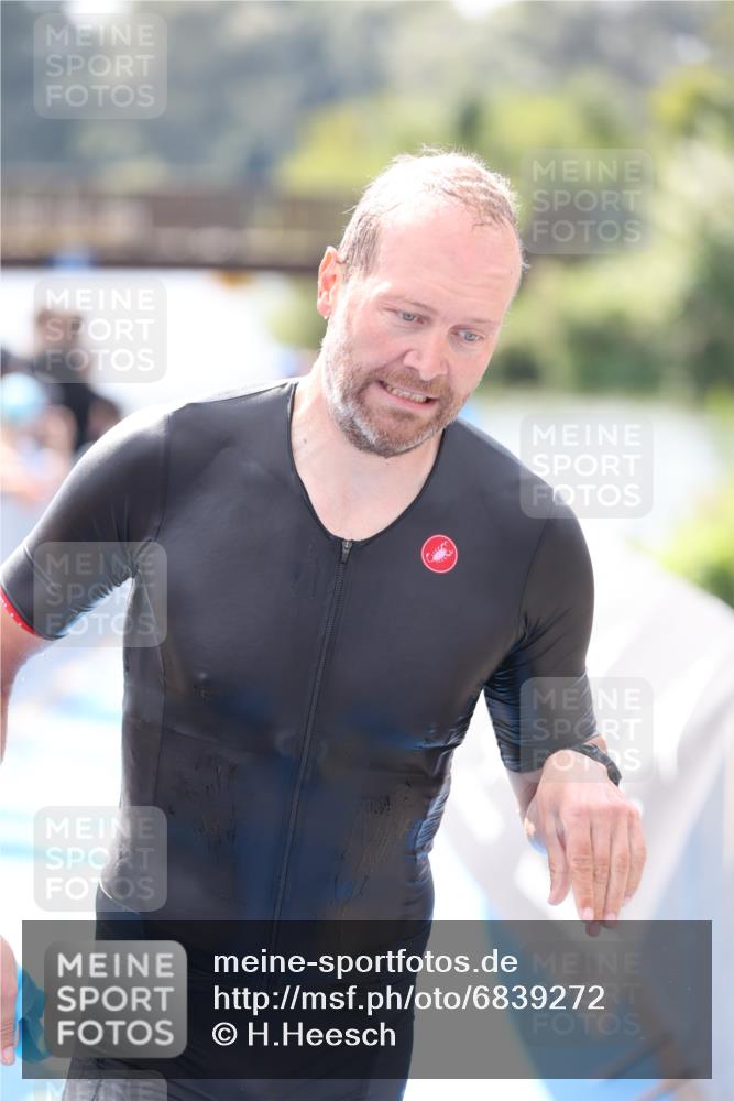 25.08.2024 - Elbe Triathlon Hamburg H.Heesch http://msf.ph/oto/6839272 25.08.2024 14:05:36 Schwimmen 4, 8, 9, 13, 15, 19, 22, 25, 29 meine-sportfotos.de