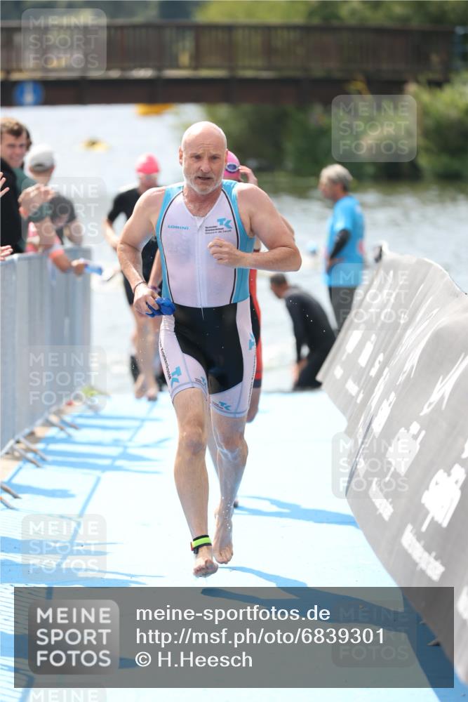 25.08.2024 - Elbe Triathlon Hamburg H.Heesch http://msf.ph/oto/6839301 25.08.2024 14:05:40 Schwimmen 4, 8, 9, 13, 15, 19, 22, 29 meine-sportfotos.de