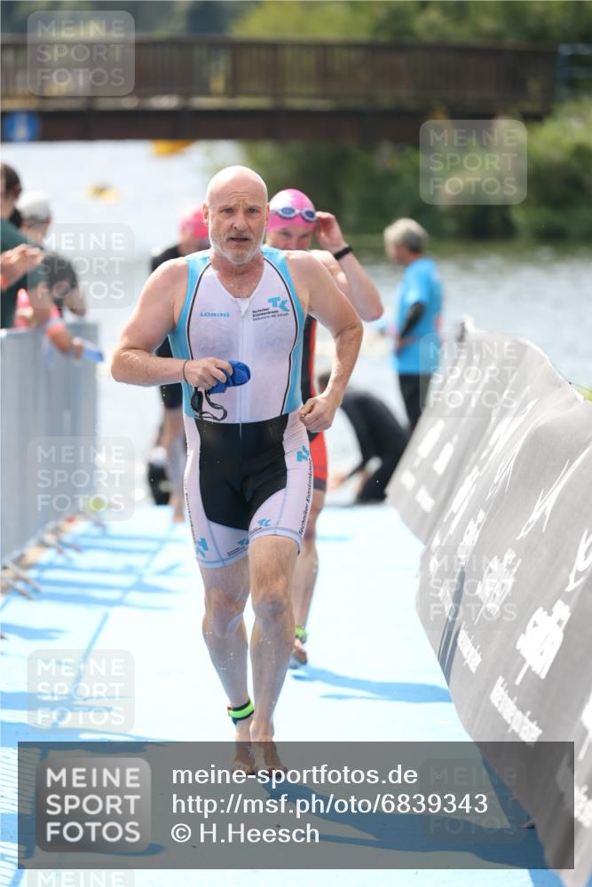25.08.2024 - Elbe Triathlon Hamburg H.Heesch http://msf.ph/oto/6839343 25.08.2024 14:05:40 Schwimmen 4, 8, 9, 13, 15, 19, 22, 29 meine-sportfotos.de