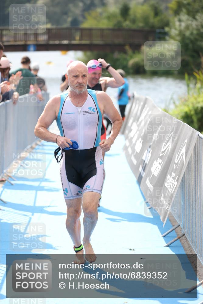 25.08.2024 - Elbe Triathlon Hamburg H.Heesch http://msf.ph/oto/6839352 25.08.2024 14:05:42 Schwimmen 4, 9, 13, 15, 17, 19, 22, 29 meine-sportfotos.de