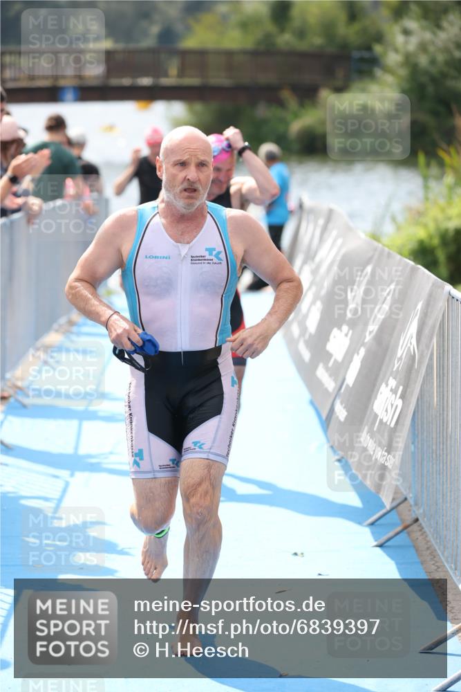 25.08.2024 - Elbe Triathlon Hamburg H.Heesch http://msf.ph/oto/6839397 25.08.2024 14:05:42 Schwimmen 4, 9, 13, 15, 17, 19, 22, 29 meine-sportfotos.de