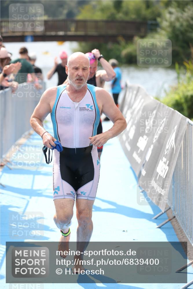 25.08.2024 - Elbe Triathlon Hamburg H.Heesch http://msf.ph/oto/6839400 25.08.2024 14:05:42 Schwimmen 4, 9, 13, 15, 17, 19, 22, 29 meine-sportfotos.de