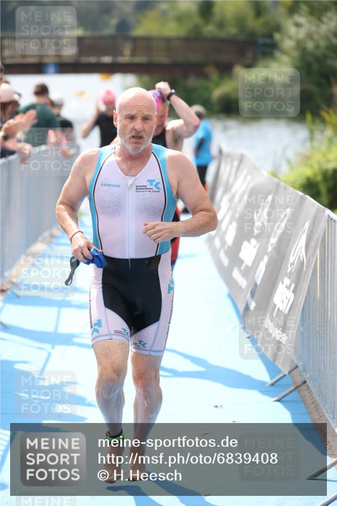 25.08.2024 - Elbe Triathlon Hamburg H.Heesch http://msf.ph/oto/6839408 25.08.2024 14:05:42 Schwimmen 4, 9, 13, 15, 17, 19, 22, 29 meine-sportfotos.de