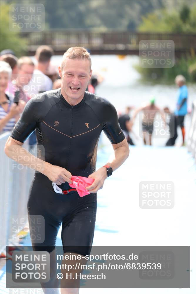 25.08.2024 - Elbe Triathlon Hamburg H.Heesch http://msf.ph/oto/6839539 25.08.2024 14:05:46 Schwimmen 4, 15, 17, 19, 22, 29 meine-sportfotos.de