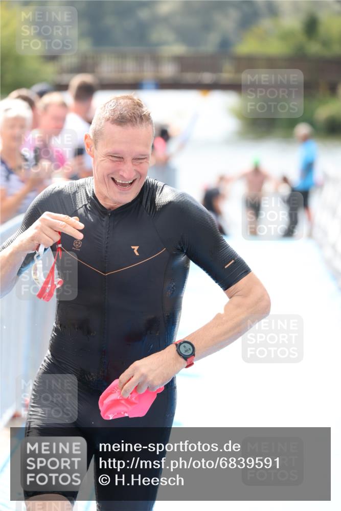 25.08.2024 - Elbe Triathlon Hamburg H.Heesch http://msf.ph/oto/6839591 25.08.2024 14:05:47 Schwimmen 15, 17, 19, 22, 29 meine-sportfotos.de