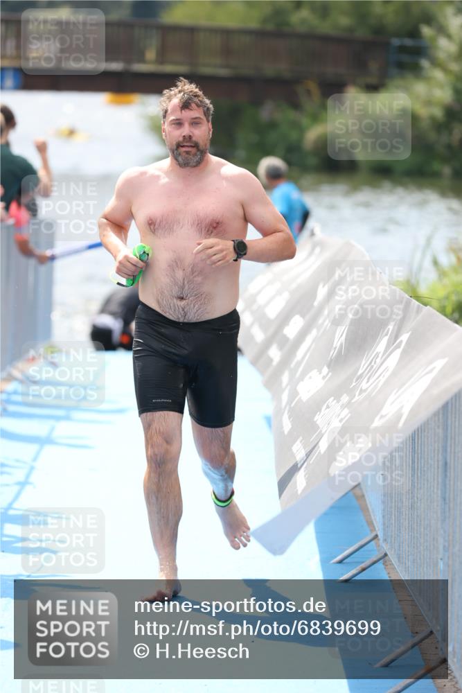 25.08.2024 - Elbe Triathlon Hamburg H.Heesch http://msf.ph/oto/6839699 25.08.2024 14:05:56 Schwimmen 6, 15, 17, 19, 23, 29 meine-sportfotos.de