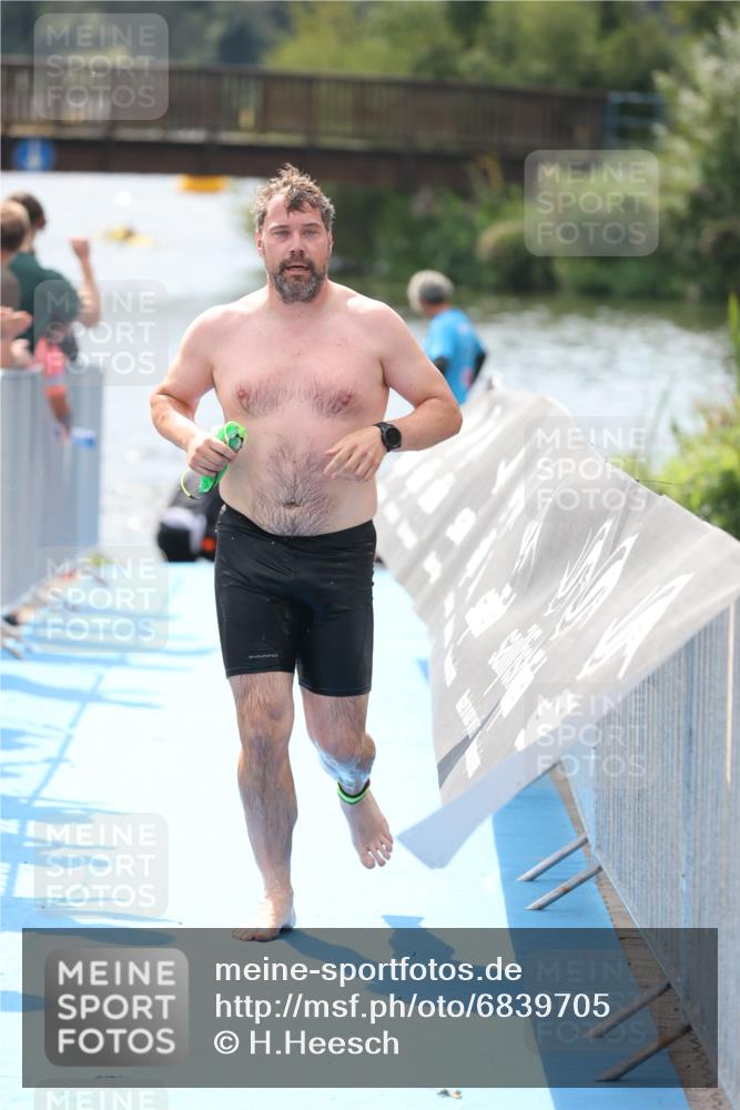 25.08.2024 - Elbe Triathlon Hamburg H.Heesch http://msf.ph/oto/6839705 25.08.2024 14:05:56 Schwimmen 6, 15, 17, 19, 23, 29 meine-sportfotos.de