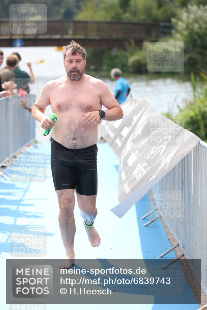 25.08.2024 - Elbe Triathlon Hamburg H.Heesch http://msf.ph/oto/6839743 25.08.2024 14:05:57 Schwimmen 6, 15, 17, 19, 23, 29 meine-sportfotos.de