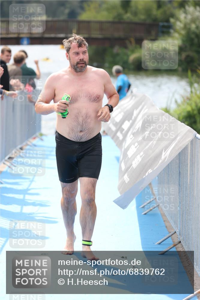 25.08.2024 - Elbe Triathlon Hamburg H.Heesch http://msf.ph/oto/6839762 25.08.2024 14:05:57 Schwimmen 6, 15, 17, 19, 23, 29 meine-sportfotos.de