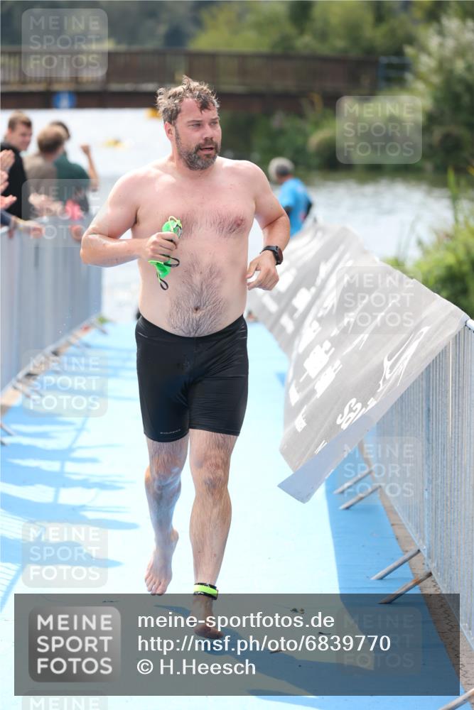 25.08.2024 - Elbe Triathlon Hamburg H.Heesch http://msf.ph/oto/6839770 25.08.2024 14:05:57 Schwimmen 6, 15, 17, 19, 23, 29 meine-sportfotos.de